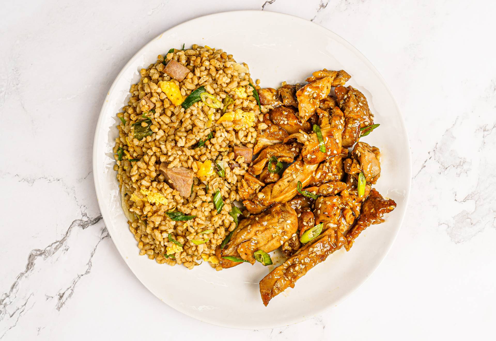 11. Pollo Teriyaki al Sésamo / Arroz Chino (B)