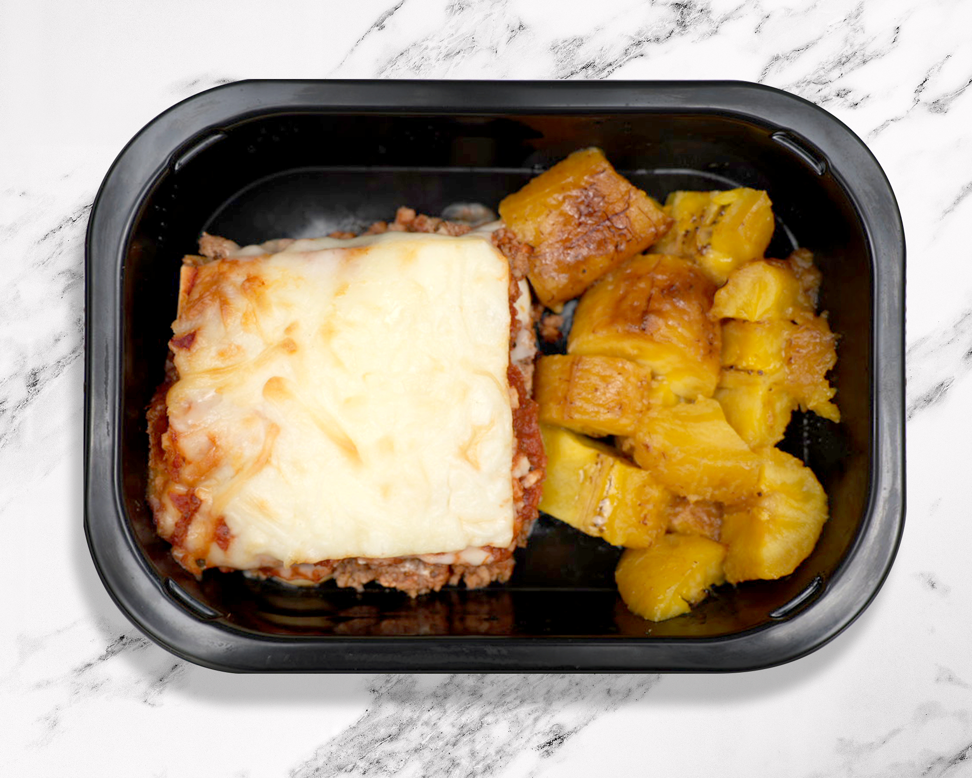 77. Lasagña de Res Tres Quesos y Amarillitos