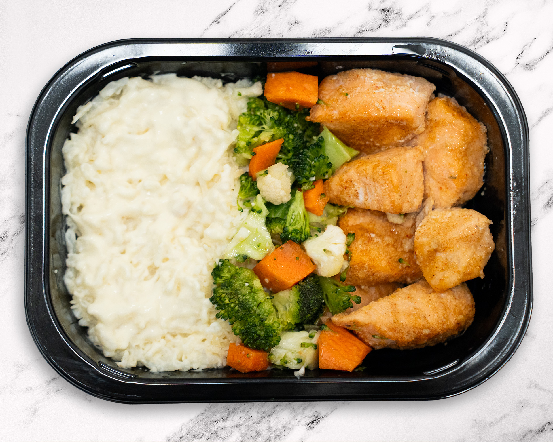 92. Salmon Sellado al Horno con Risotto y Vegetales Mixtos