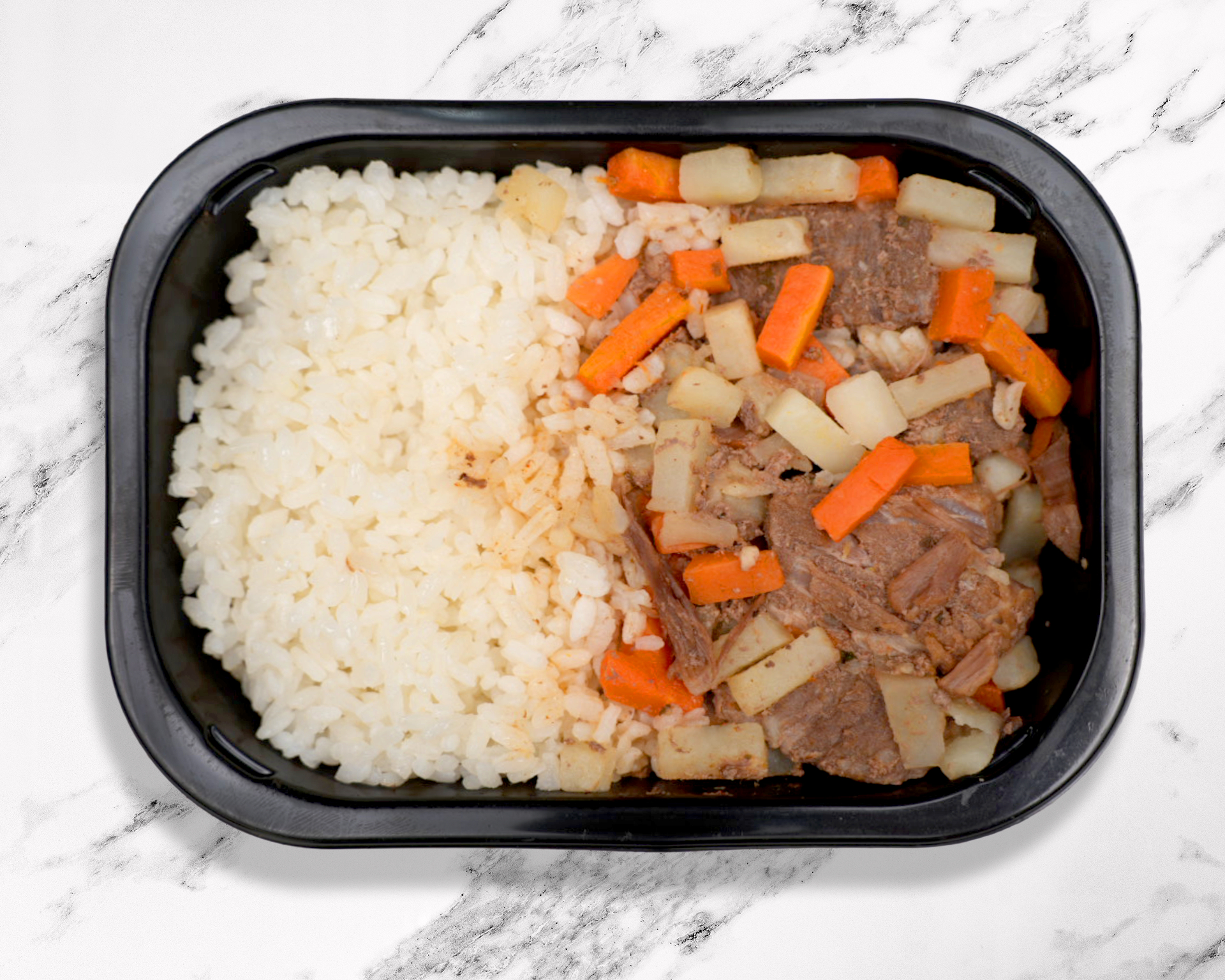 94. Fricase de Res al Vino con Arroz Blanco