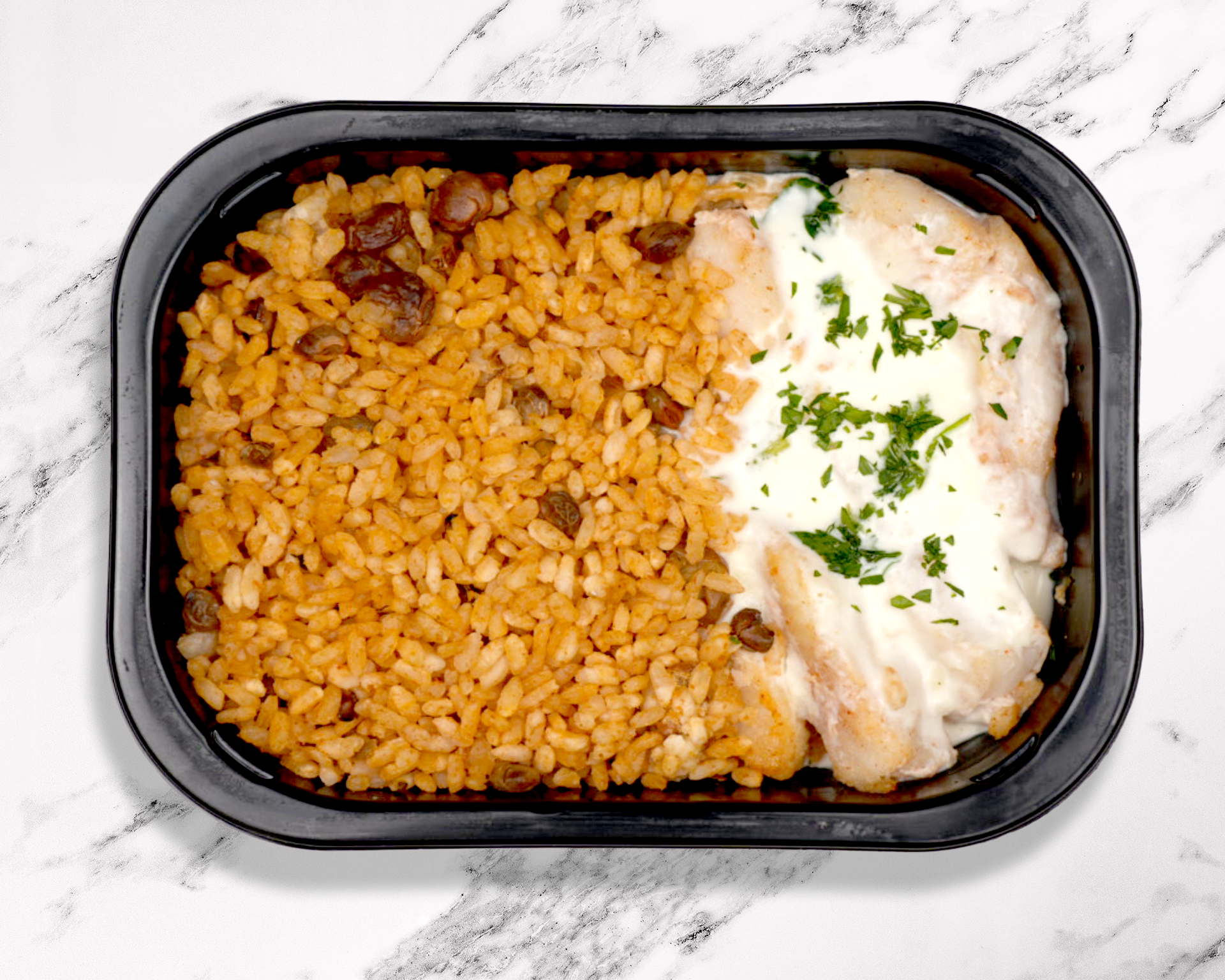 96. Pescado en Crema de Ajo y Arroz con Gandules